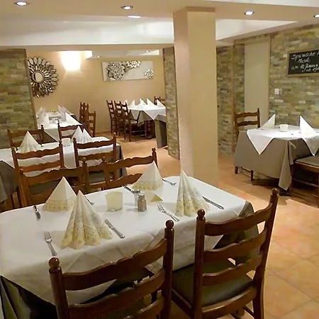 Donnici Im Schwyzerhüsli