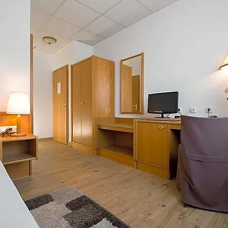 Donnici Im Schwyzerhüsli Hotel Viernheim