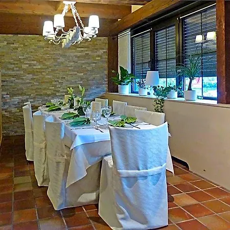 Hotel Donnici Im Schwyzerhüsli 3*