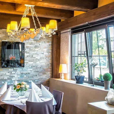 Hotel-restaurant Schwyzerhuesli ホテル 3*