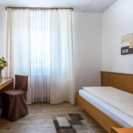 Hotel-restaurant Schwyzerhuesli ホテル