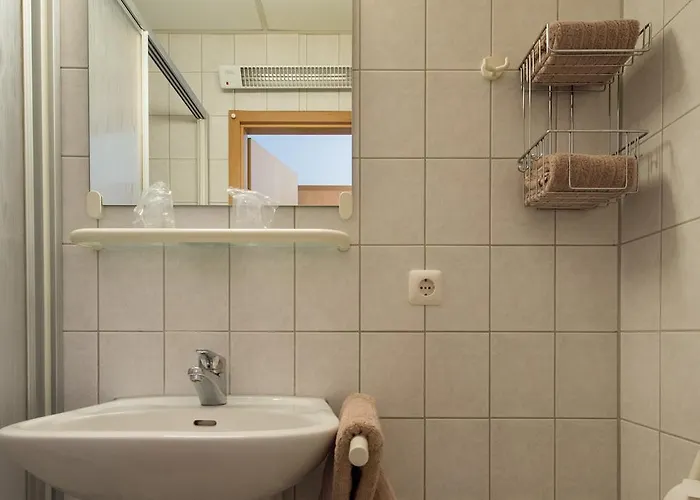 Отель Hotel-restaurant Schwyzerhuesli 3*